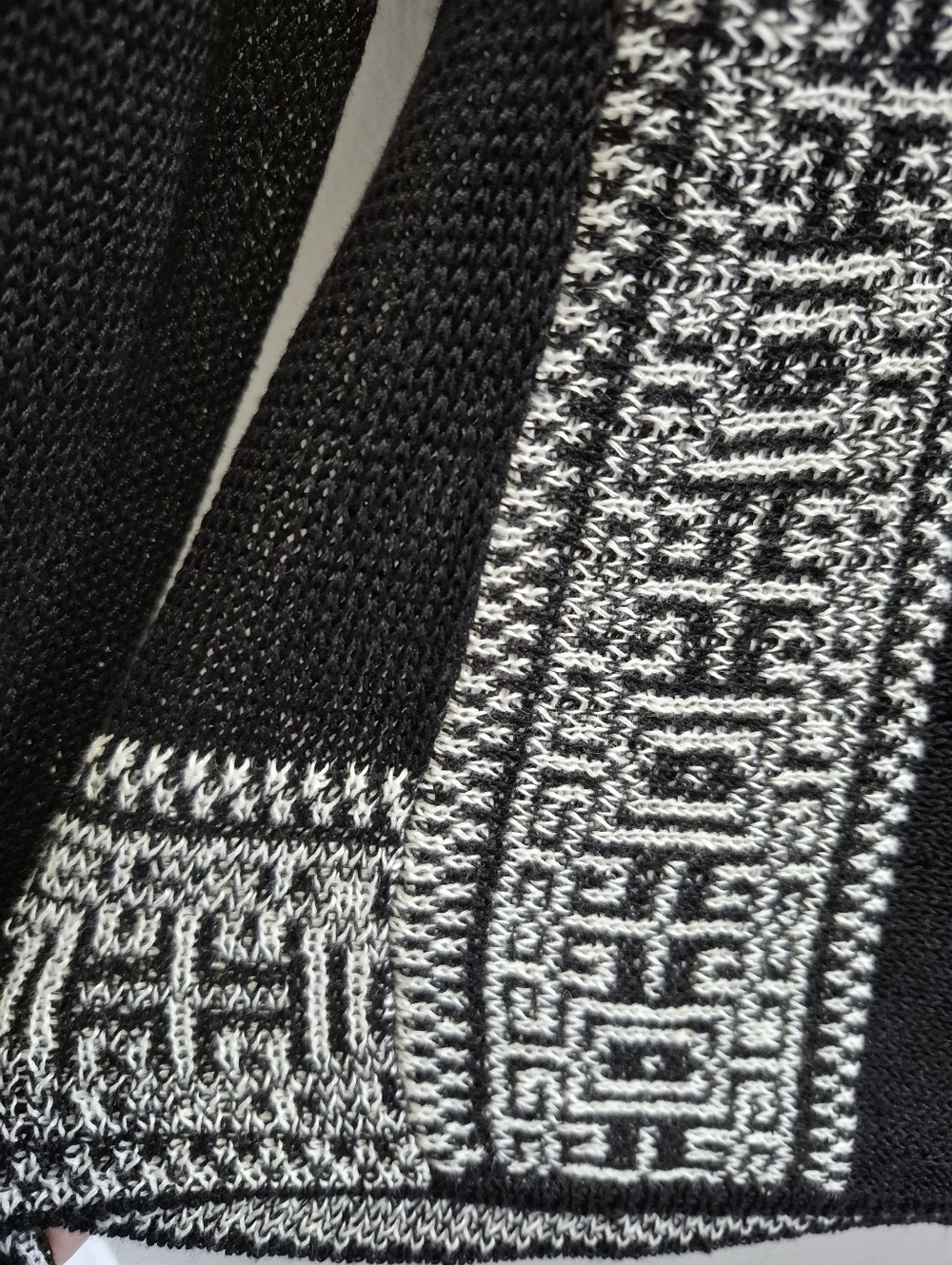 Velvet by Graham & Spencer Evereve Black and White Linen Knit Sweater Medium - Picture 3 of 7